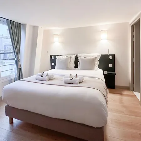 Luxurious Family Near Luxembourg Apartment *