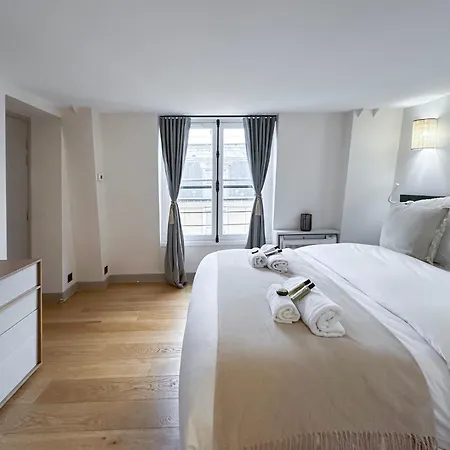 Luxurious Family Near Luxembourg Apartment
