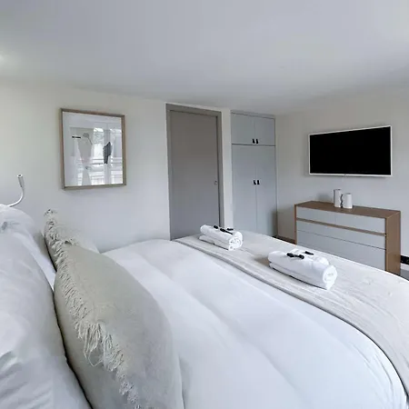 Luxurious Family Near Luxembourg Apartment